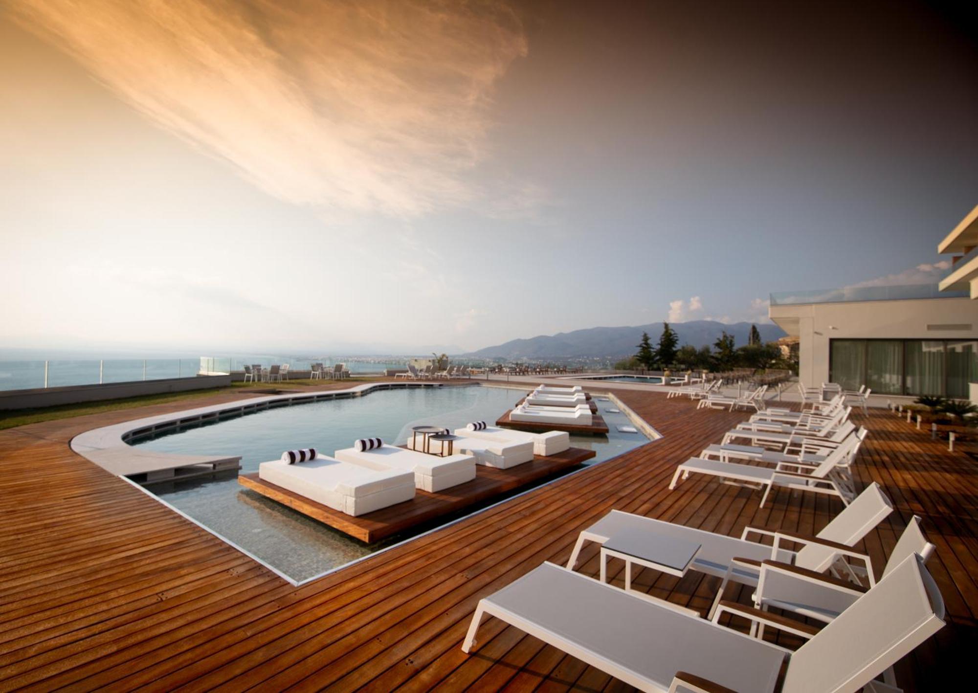 Messinian Icon Hotel & Suites Каламата Екстер'єр фото